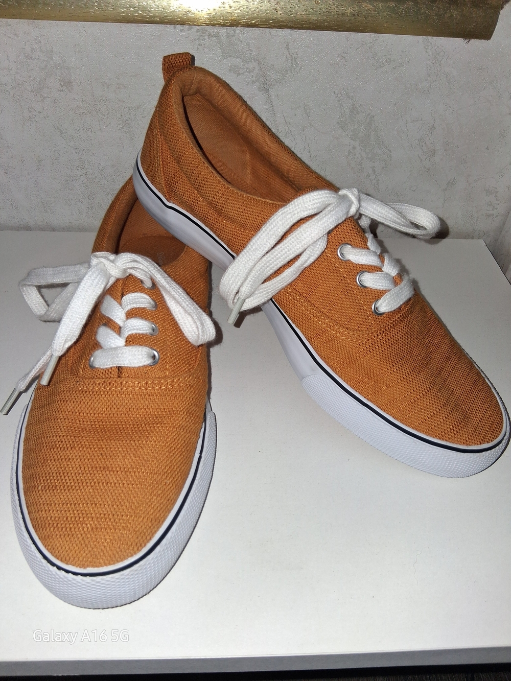 Universal Thread Womens Casual Canvas Sneakers - Orange/Brownish Size 7